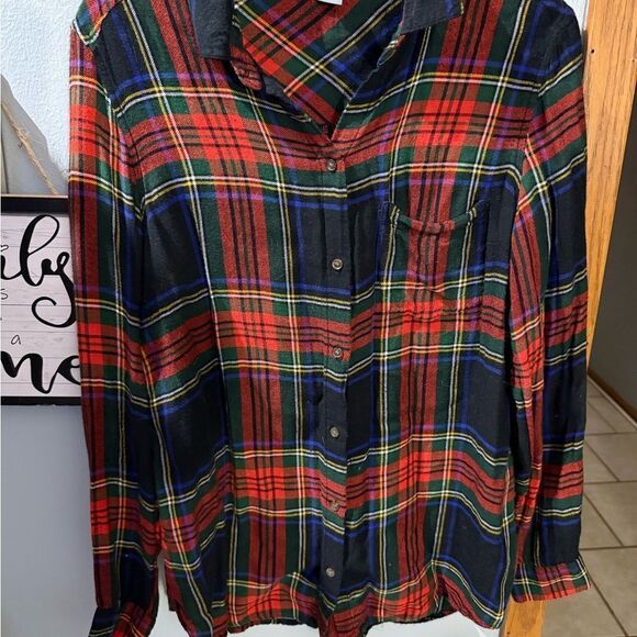 Old Navy Plaid Button-Up The Classic Shirt Size Medium - Picture 1 of 11